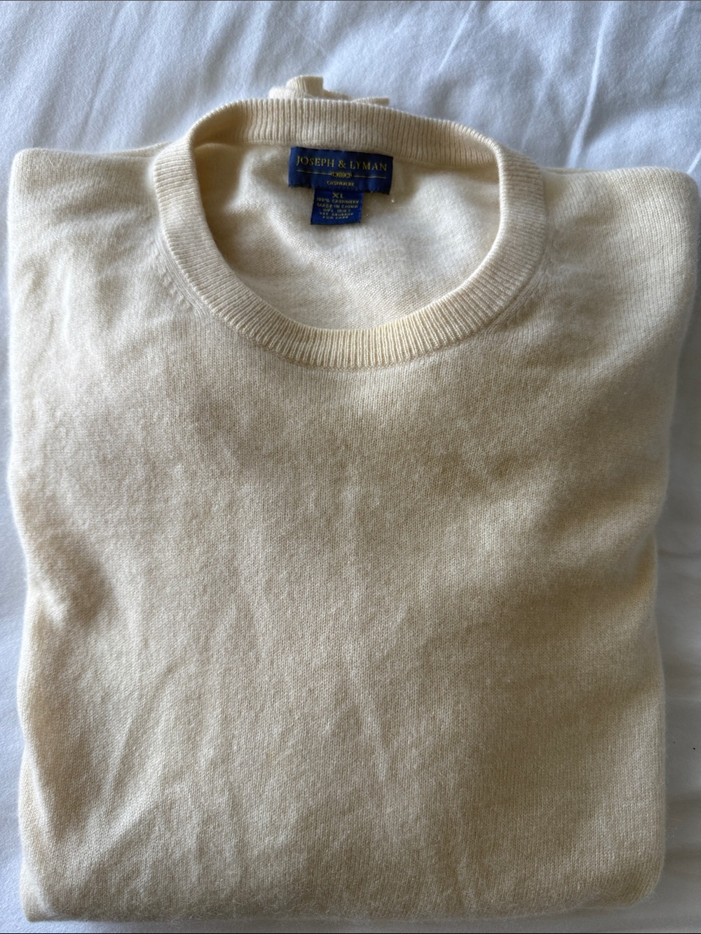 Bloomingdale’s Joseph and Lyman Men's Crewneck cashmere Sweater in Cream